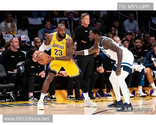 詹姆斯关键失误 湖人不敌森林狼