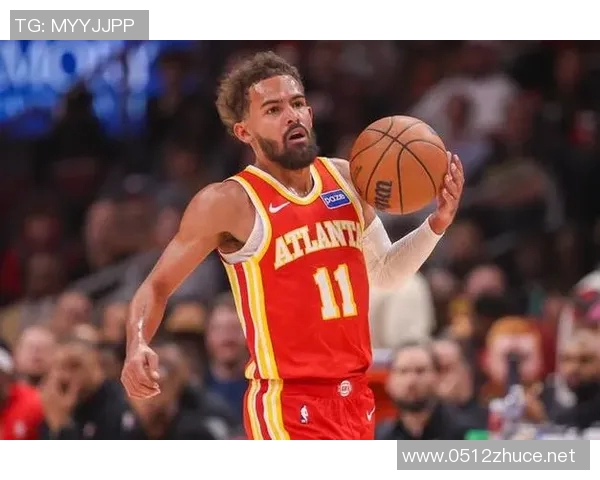 愿无大碍,特雷-杨被队友压到右膝侧面受伤离场,本场不回归 愿无大碍,特雷-杨被队友压到右膝侧面受伤离场,本场不回归