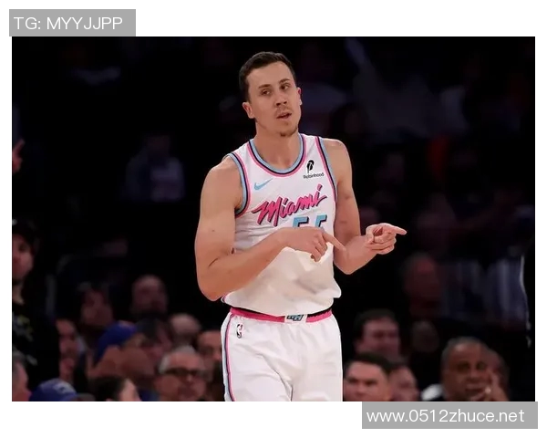 罗宾逊三分神准助活塞紧咬比分