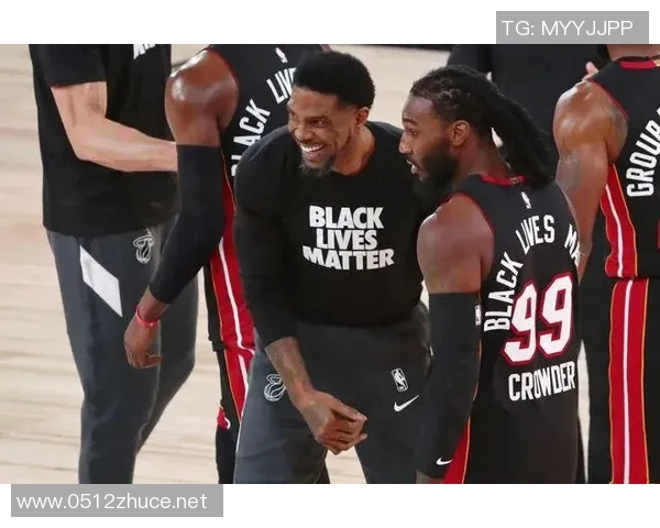 疯狂对飙!马克西轰54+9创4大纪录,雄鹿奇兵32+14迎生涯之夜 疯狂对飙!马克西轰54+9创4大纪录,雄鹿奇兵32+14迎生涯之夜